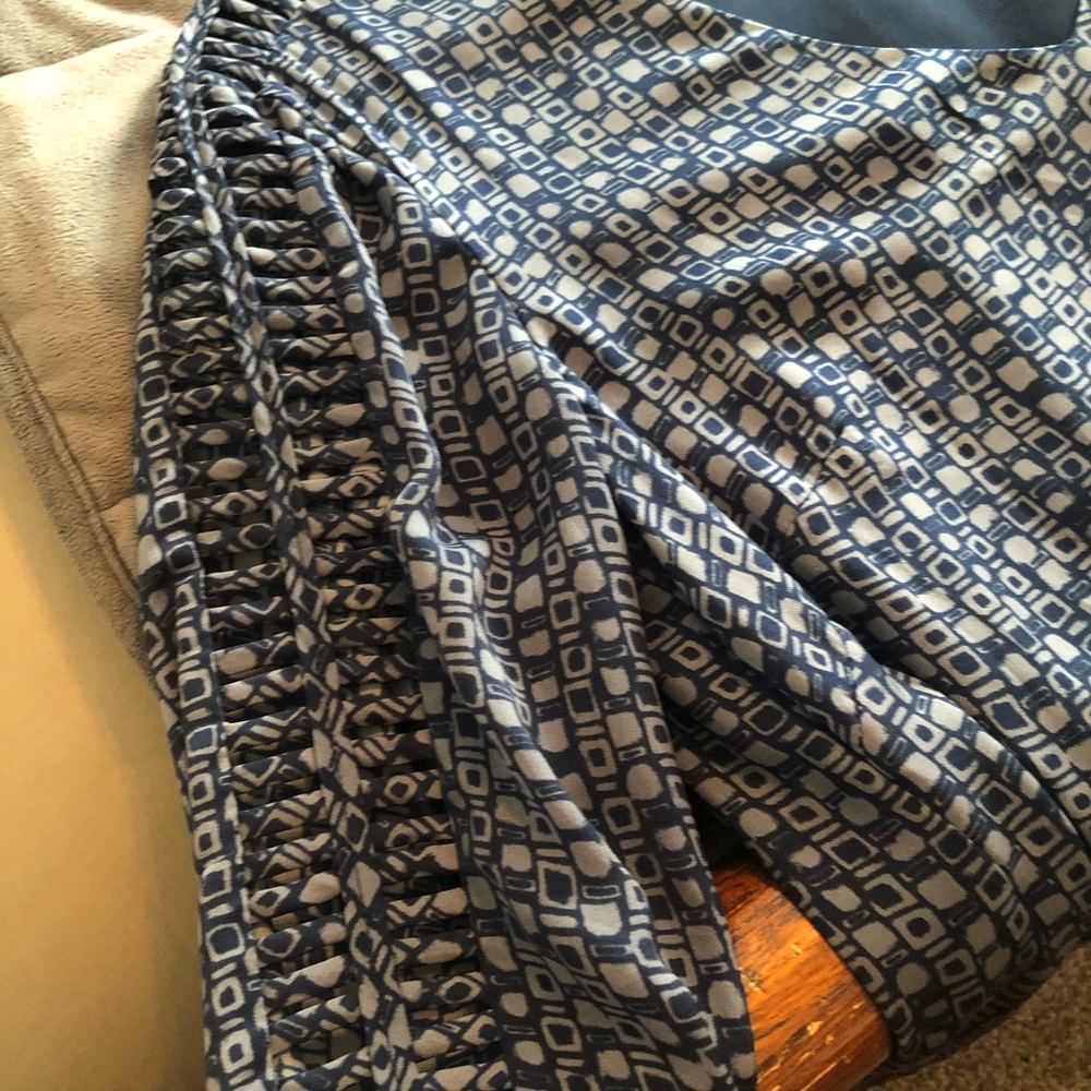 Dress - Picture 4 of 8